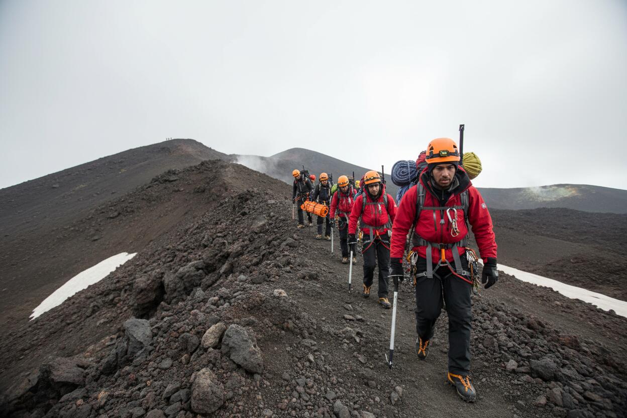 Rescatan a 11 personas en volcán de Veracruz; una fallece tras caída