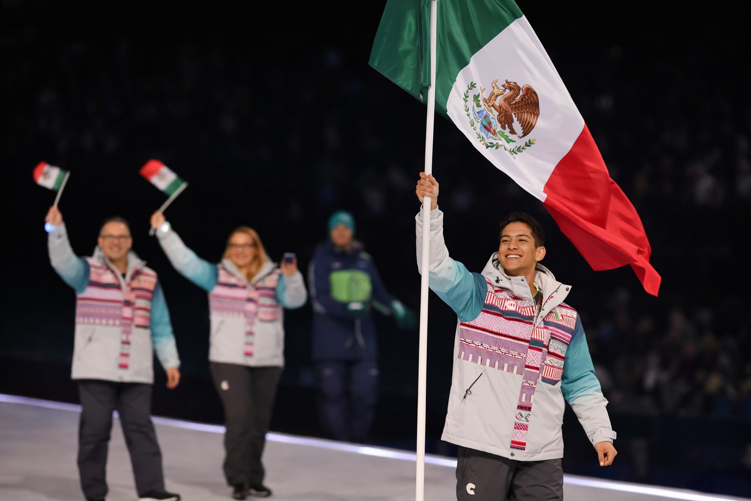 Donovan Carrillo abanderado de México en la inauguración de los Juegos Olímpicos de Invierno 2026