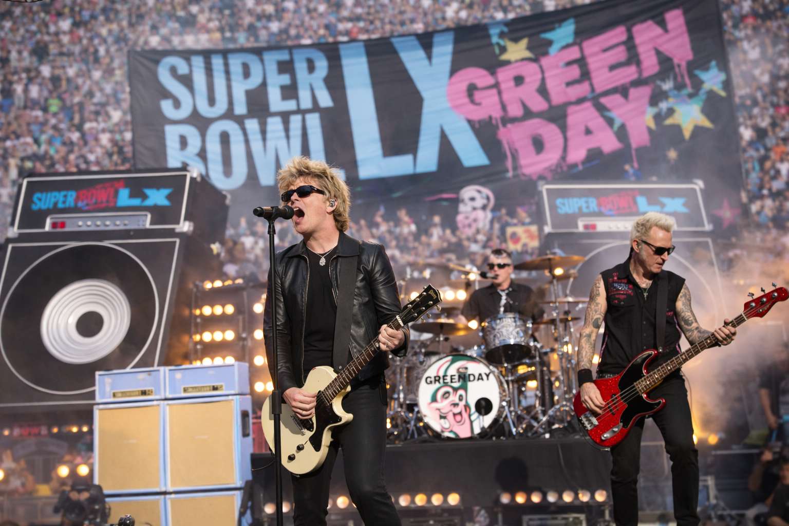 Green Day sacude el Super Bowl 2026: “American Idiot” se vuelve viral tras mensaje político de Billie Joe Armstrong