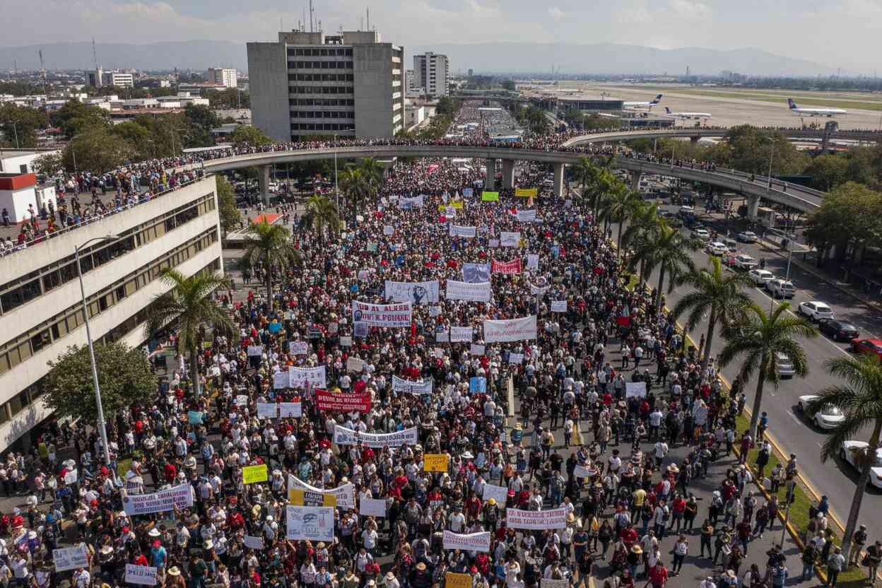 Manifestaciones afectan transporte en CDMX: cierres y rutas alternas