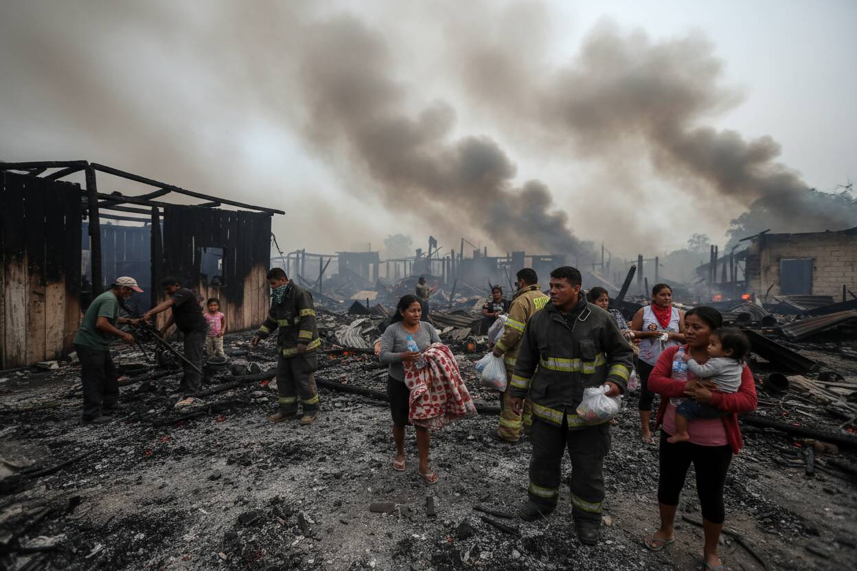 Gobierno de Yucatán apoya a familias afectadas por incendio en San Luis