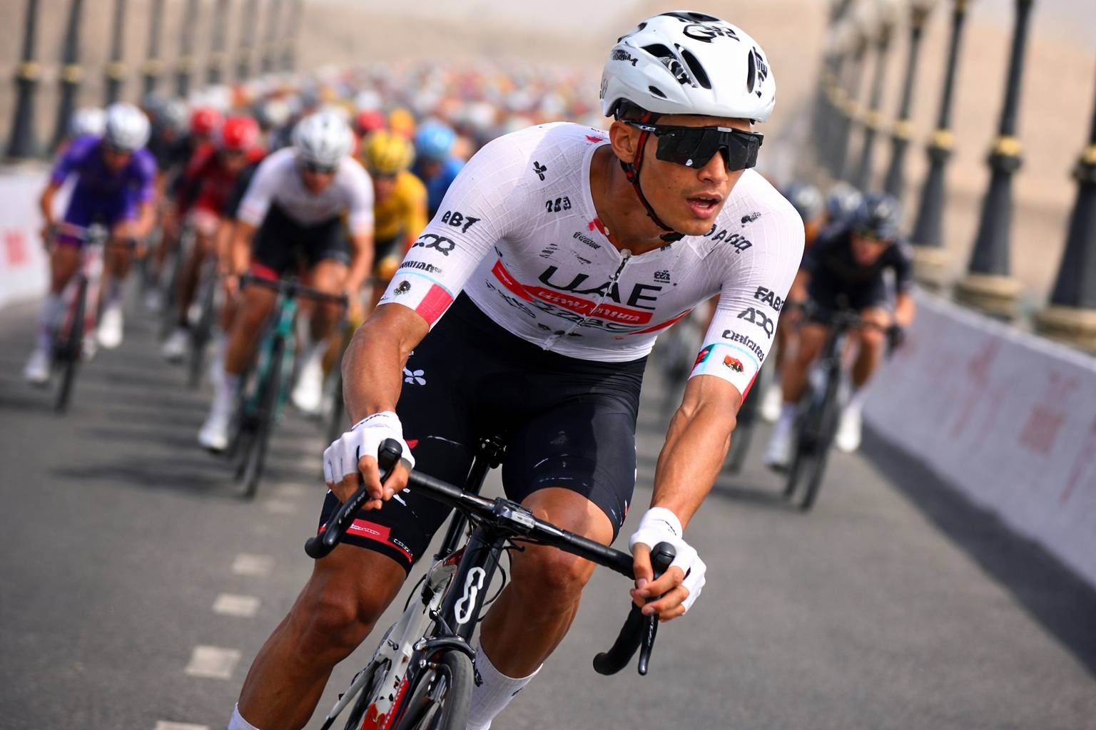 Isaac del Toro lidera el UAE Tour 2026: el mexicano que sorprende al ciclismo mundial