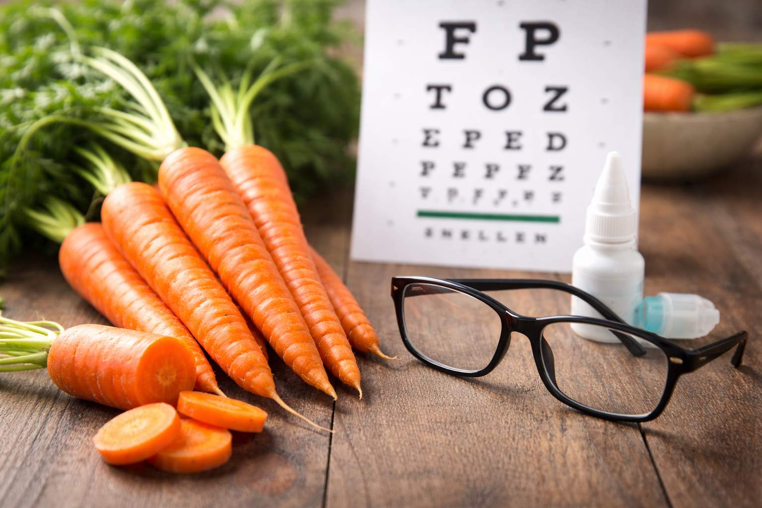 ¿Las zanahorias mejoran la vista? La verdad detrás del mito