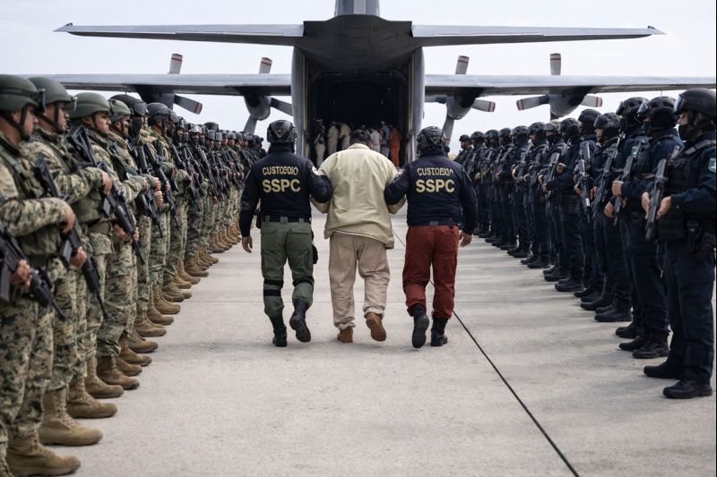 México traslada a Estados Unidos a 37 reos vinculados al crimen organizado