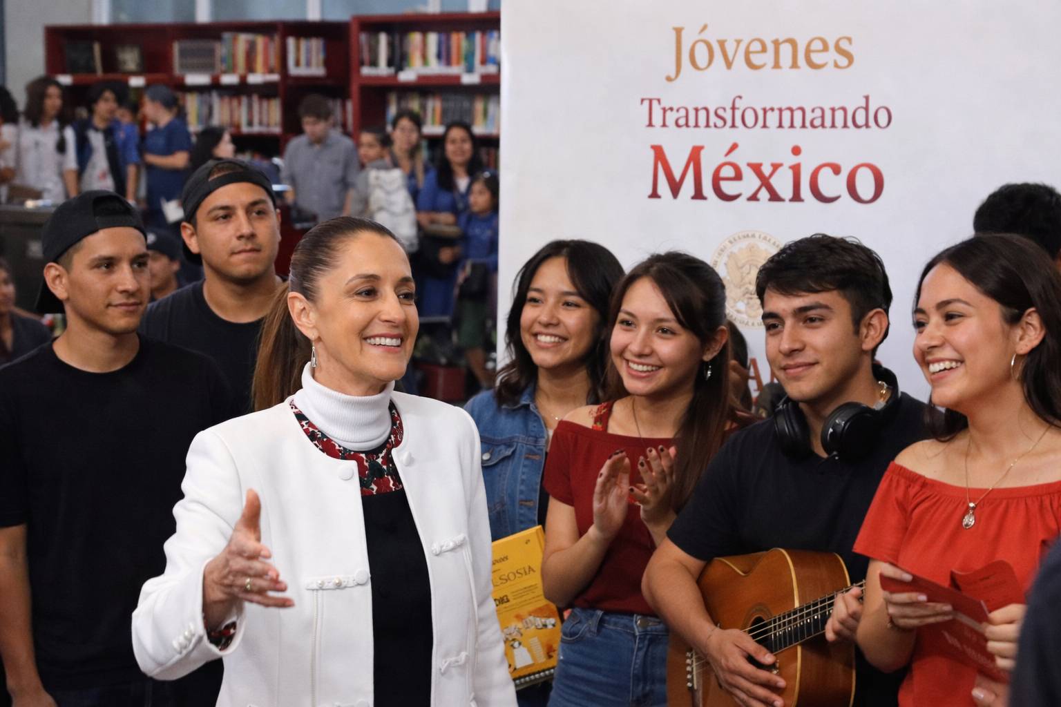 Sheinbaum lanza Jóvenes Transformando México con becas y espacios culturales para 250 mil jóvenes