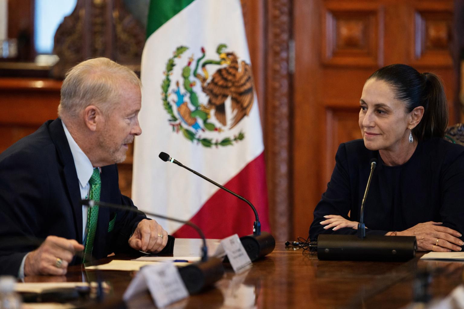 Embajador de EU se reúne con Claudia Sheinbaum en Palacio Nacional
