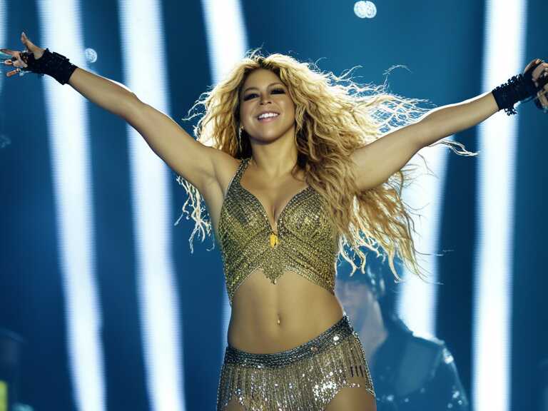 Shakira acusan de ser grosera con su bailarina durante concierto