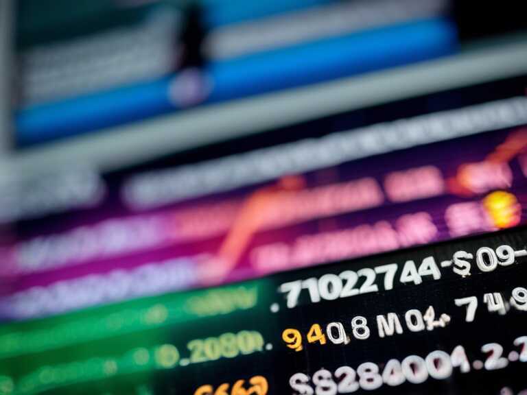 El superpeso mexicano enfrenta nueva caída frente al dólar estadounidense en enero de 2025