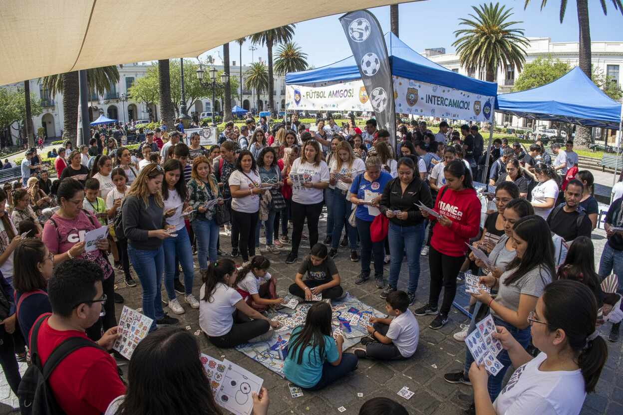 Intercambio de estampas Panini Mundial 2026 en Pachuca el 30 de mayo